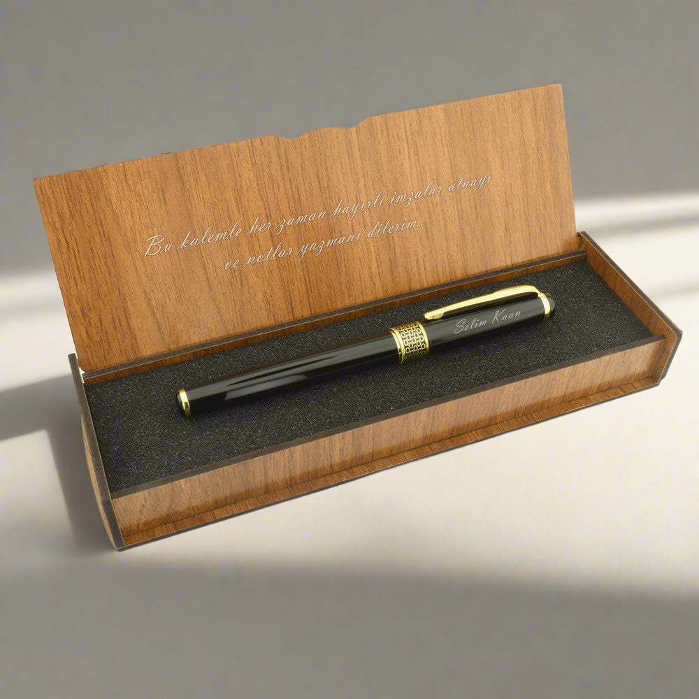 Named roles pencil and note written wooden box set