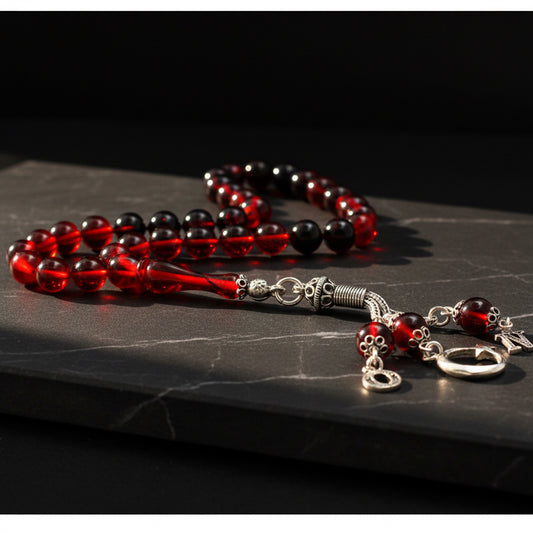 Çukur İsimli Kehribar Tesbih ve Not Yazılı Ahsap Kutu