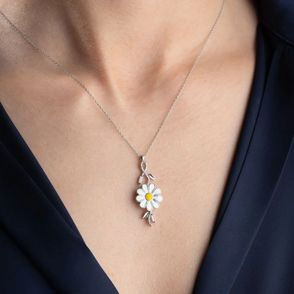 Returning Daisy Necklace -925 Sterling Silver