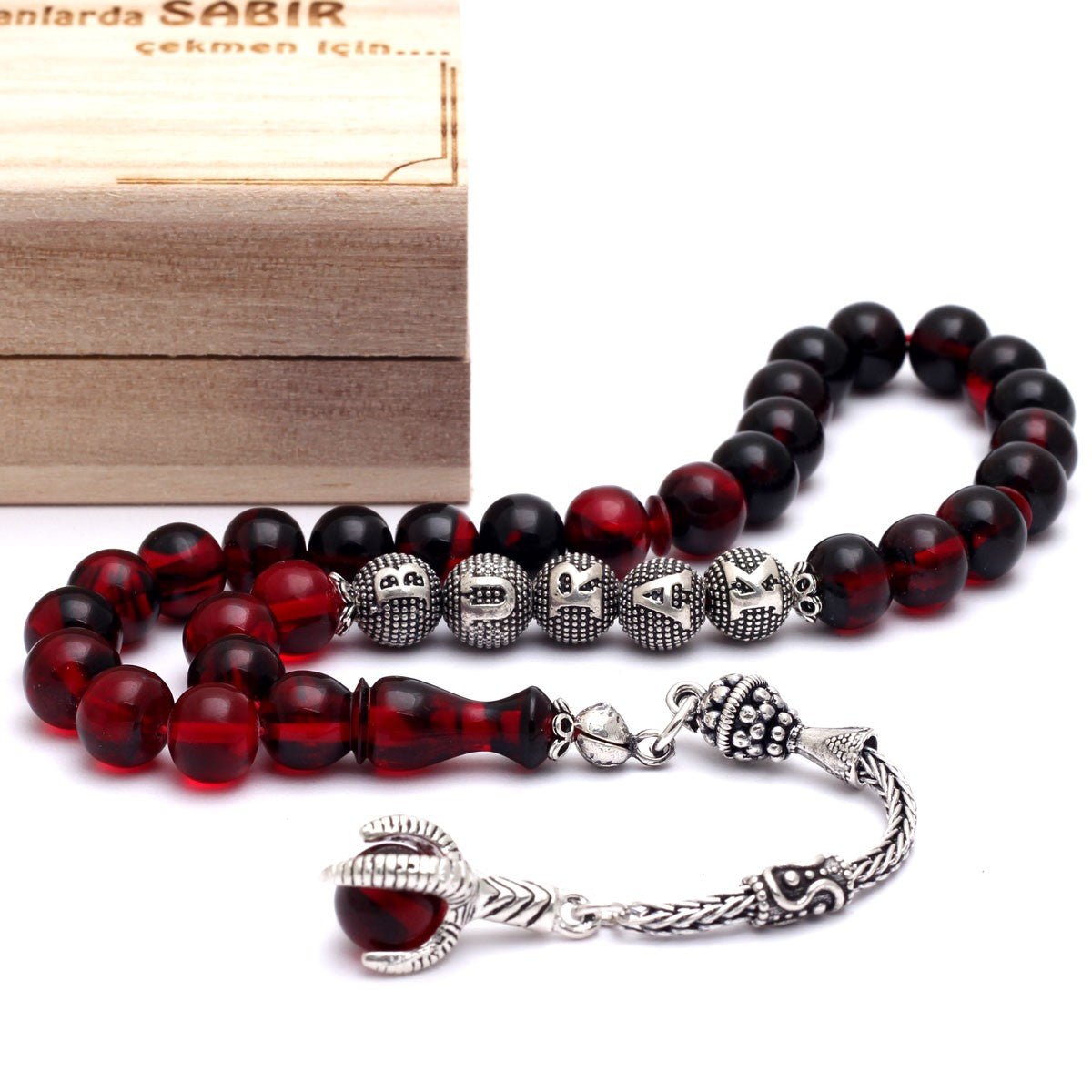 Personalisierte Rote Bernstein-Tasbih mit Gravur und Holzbox