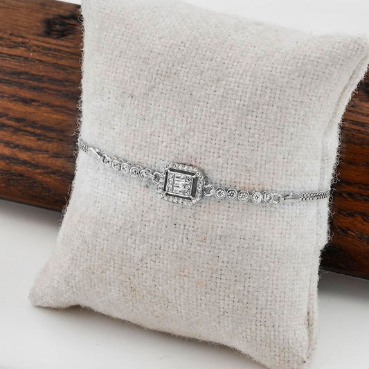 Bracelet en argent avec pierre de baguette