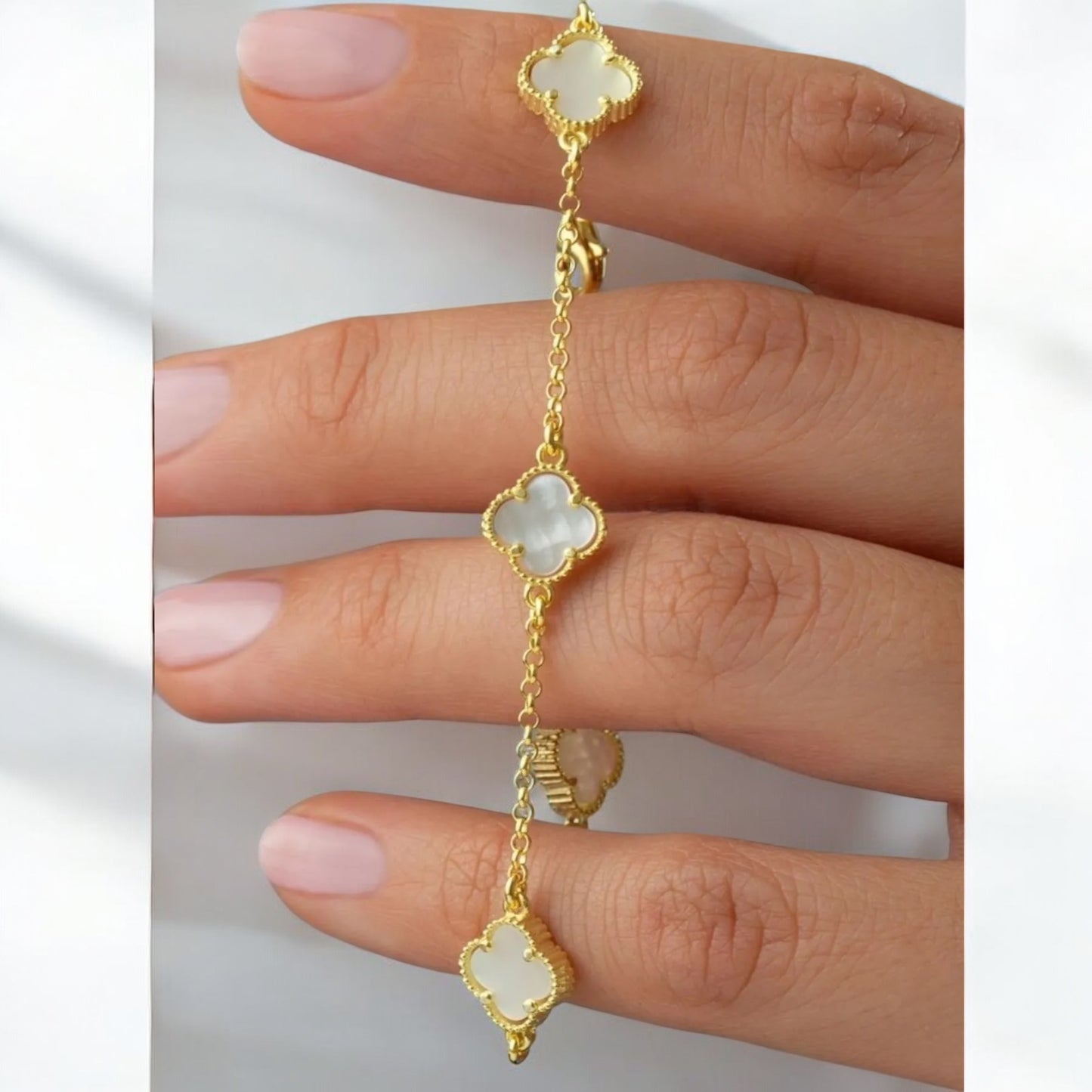925 Sterling Silver Mother-of-Pearl Clover Bracelet