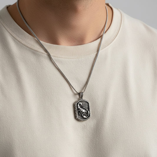 925 Ayar Gümüş Akrep Motifli Kolye