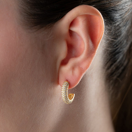 Işıltılı Yarım Halka Küpe