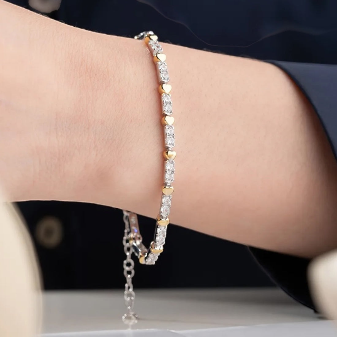 925 Sterling Silver Heart Bracelet with Zircon Stones – Trendy Design