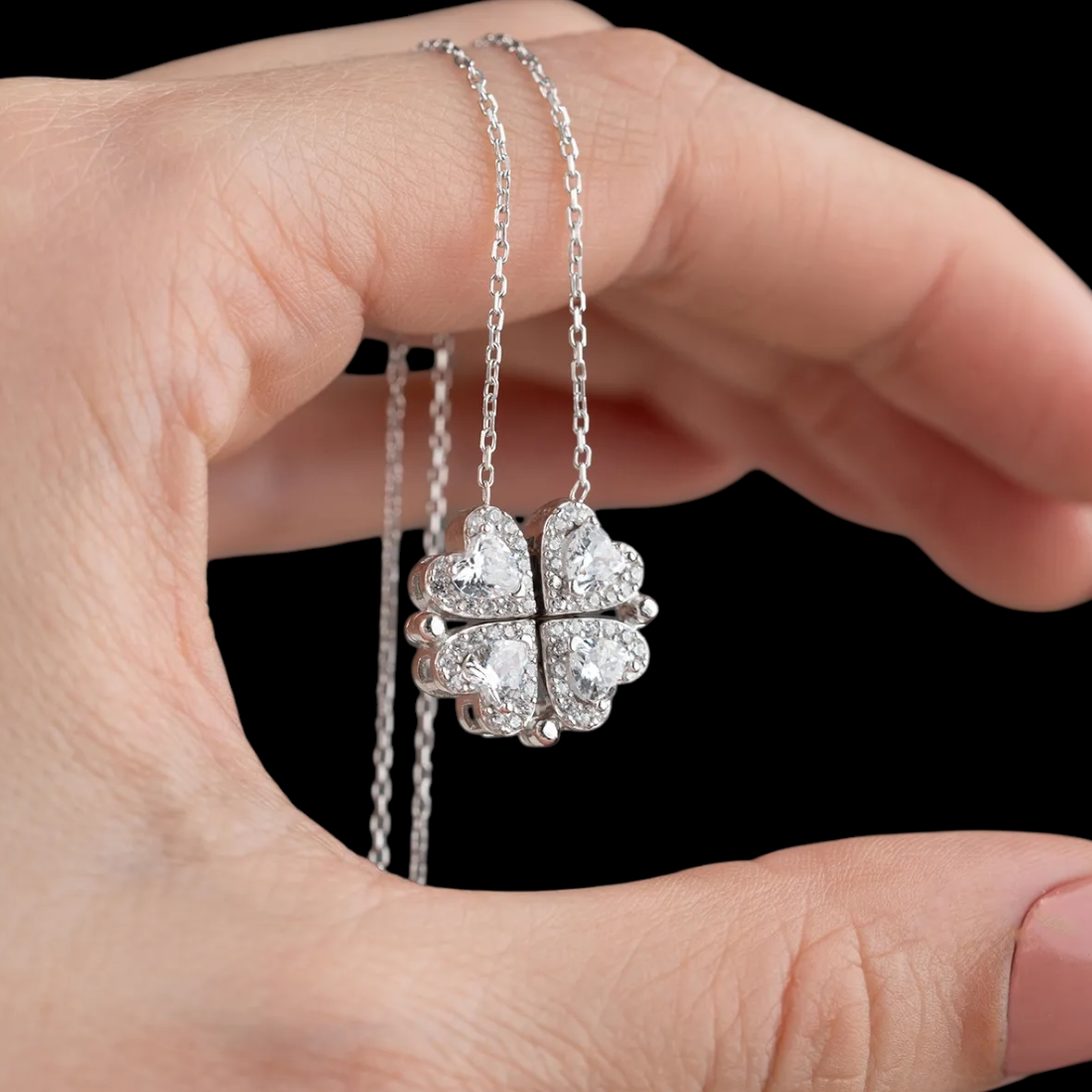 925er Silber Halskette mit weißen Zirkonsteinen und magnetischen 4 Herzen