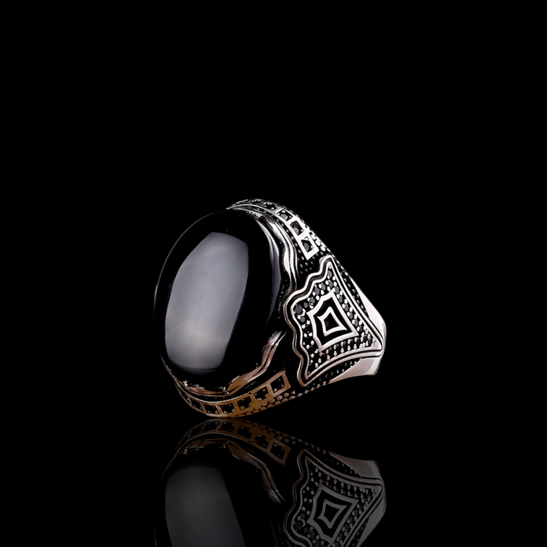 Herrenring aus Silber mit schwarzem Onyxstein