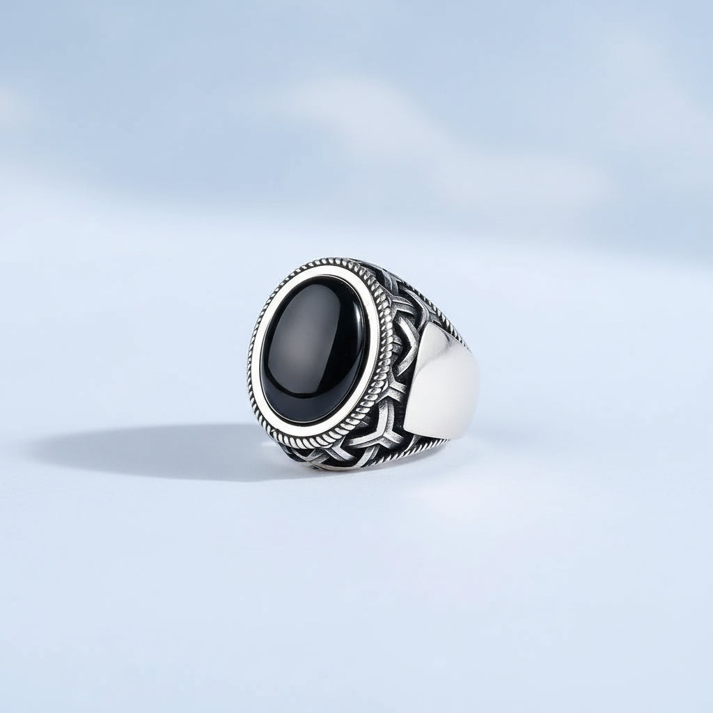 Silberner Herrenring mit Onyxstein