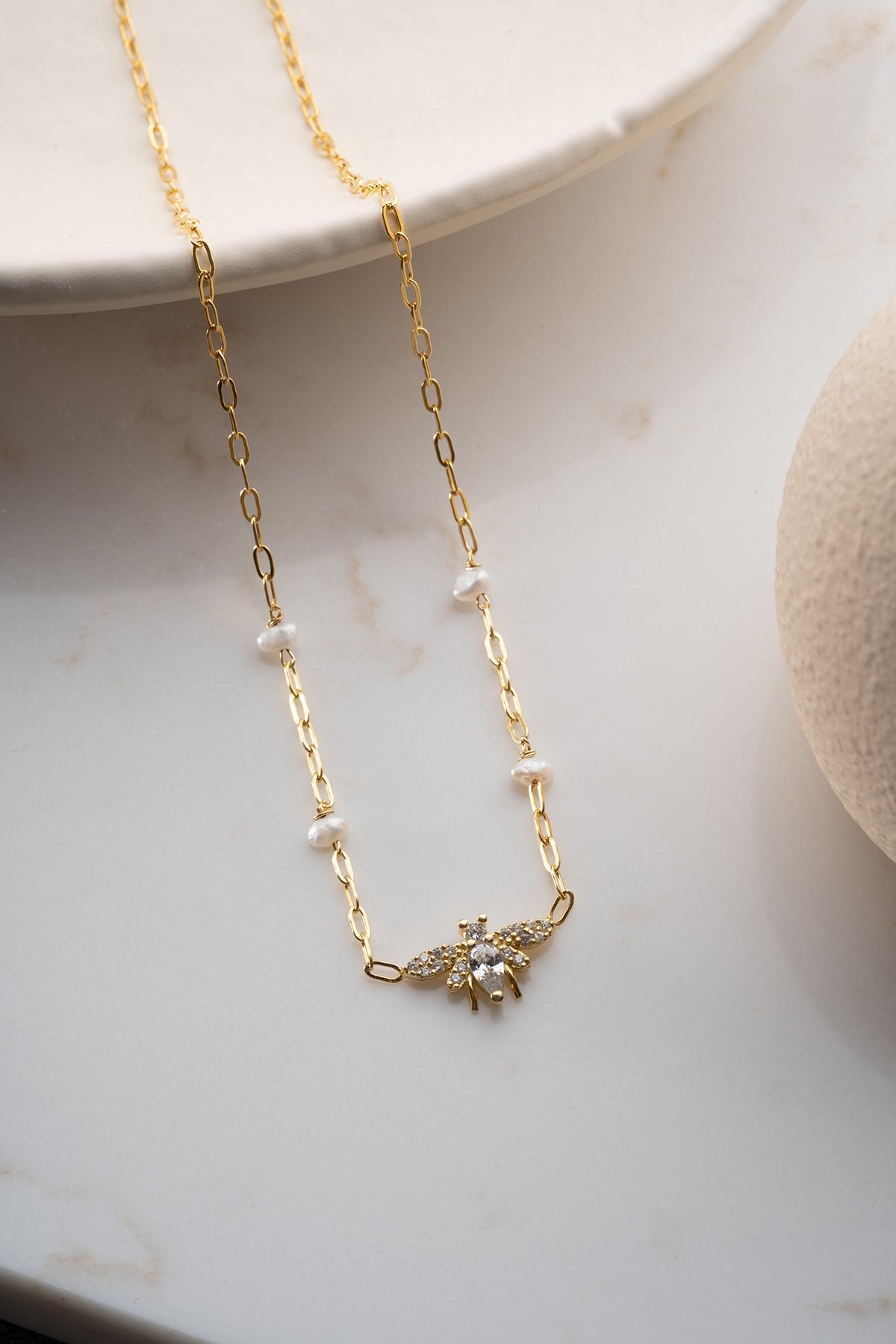 Pearl Bee Shine Silver Necklace