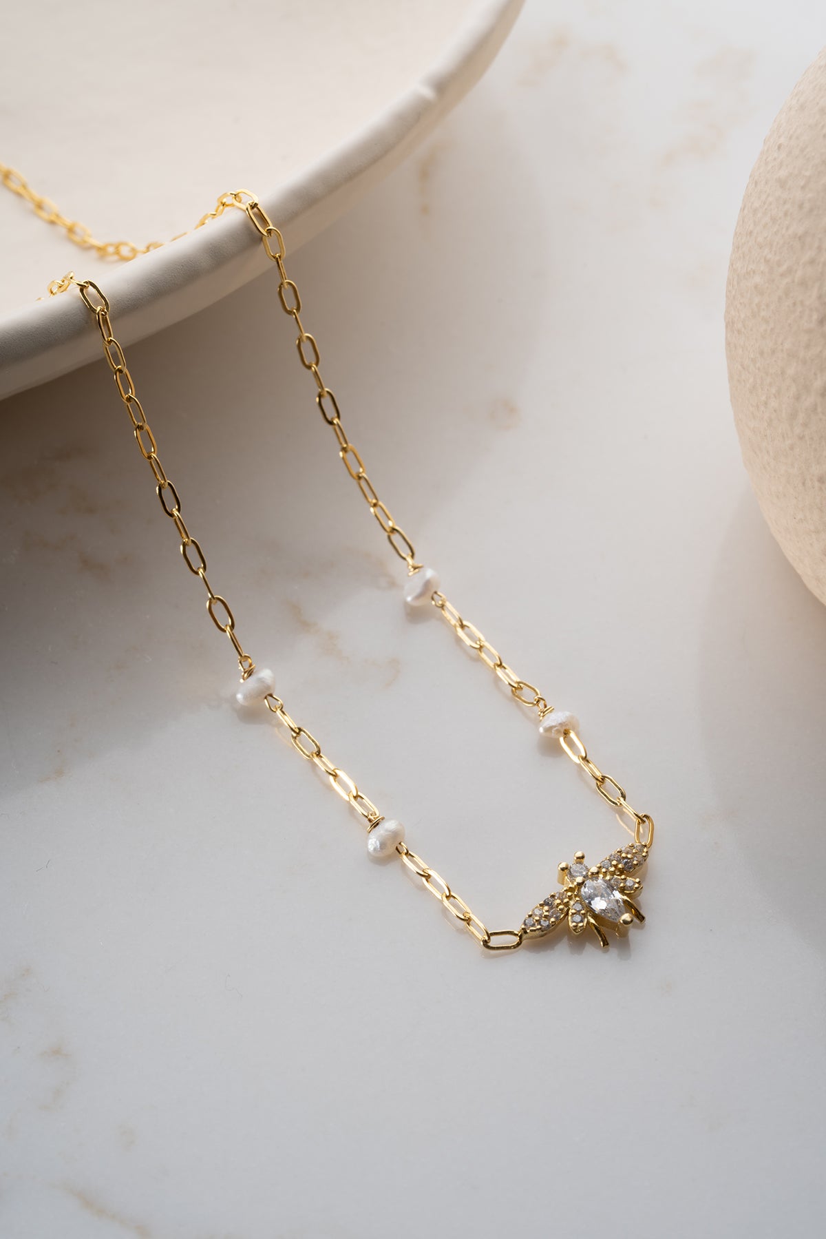 Pearl Bee Shine Silver Necklace