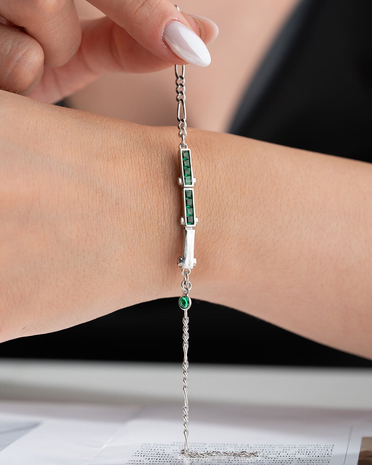 Green Stone Detail Silver Chain Bracelet