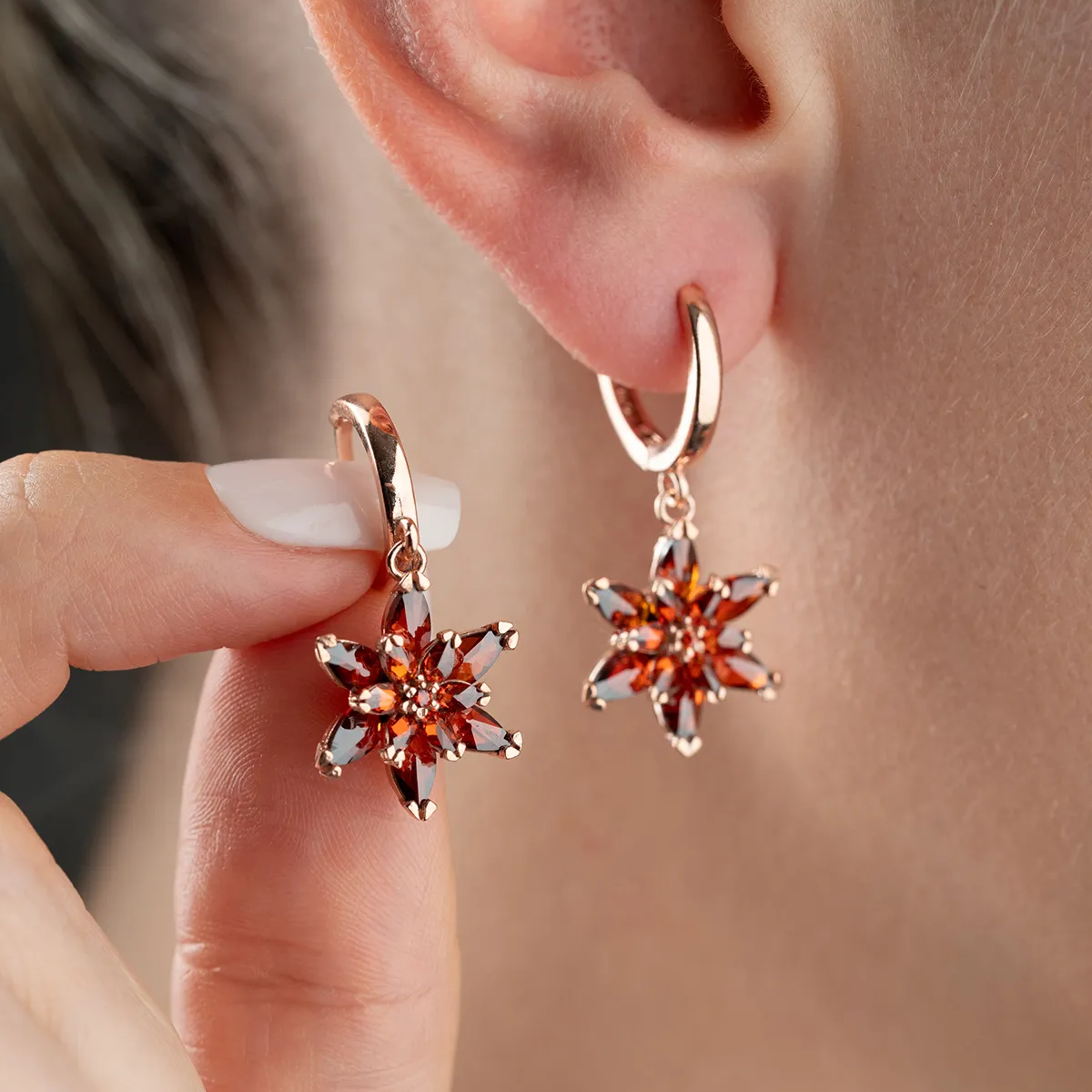 925 Ayar Gümüş Rose Garnet Küpe
