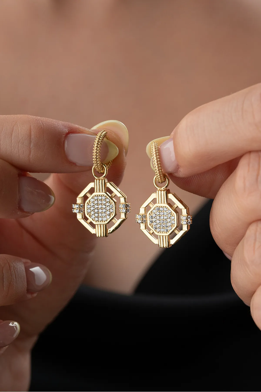 Geometrische Ohrringe mit Zirkon