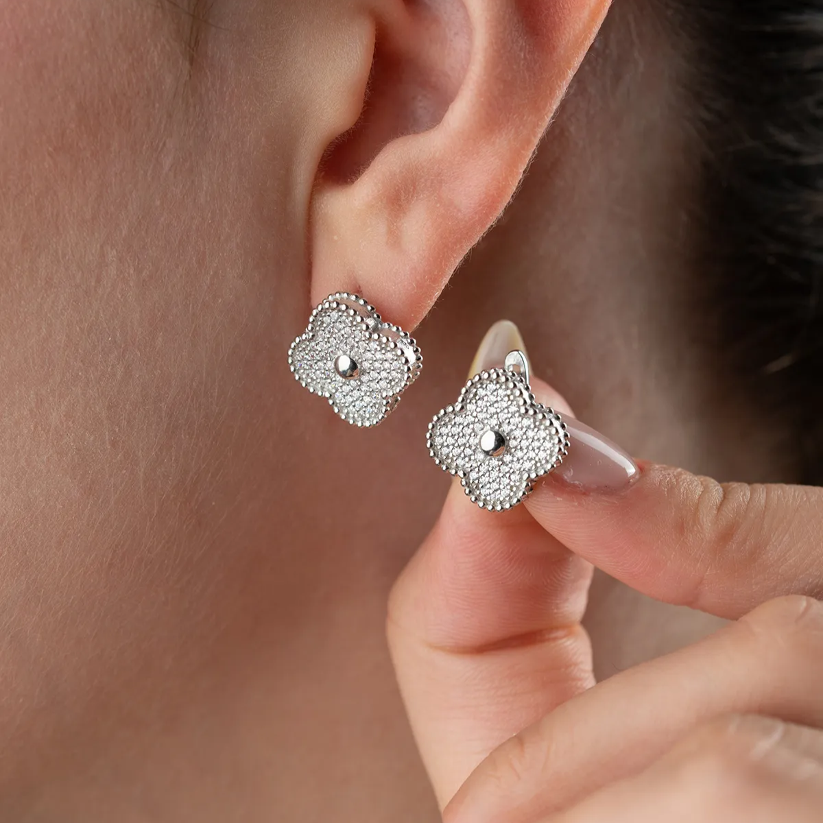 Clover Earrings – 925 Sterling Silver (White)