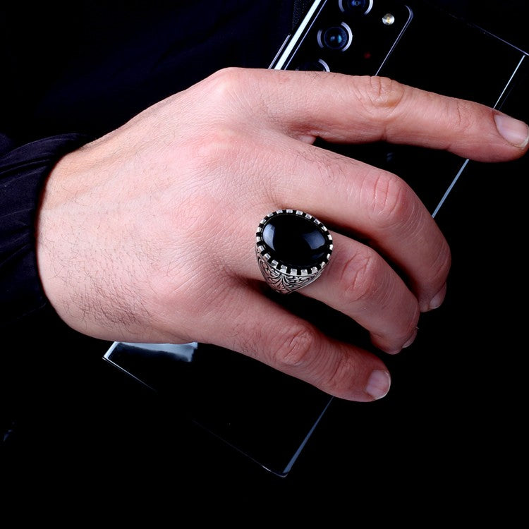 Herrenring aus Silber mit schwarzem Onyxstein
