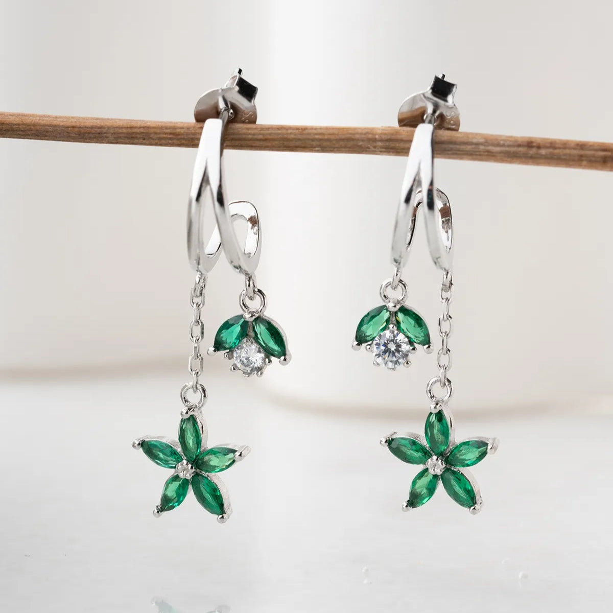 Emerald Lotus – 925 Ayar Gümüş Küpe
