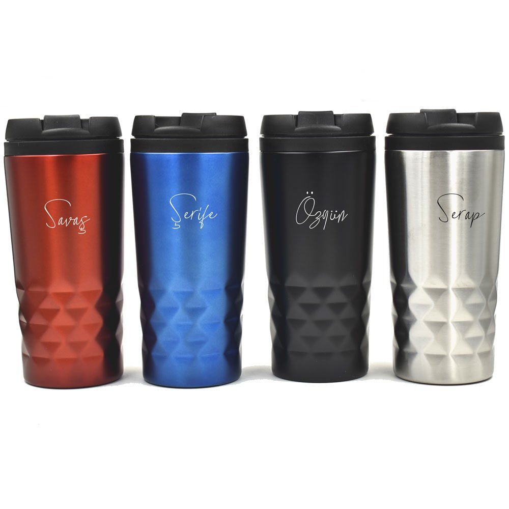 Cup thermos noir nommé personnalisé nommé