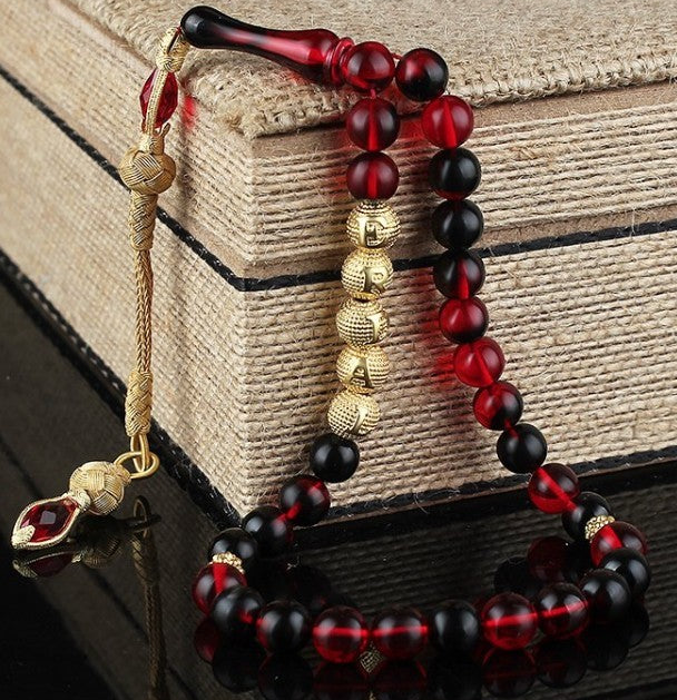 Rouge en bois tendu rouge nommé Rosaire et note Boîte en bois écrite