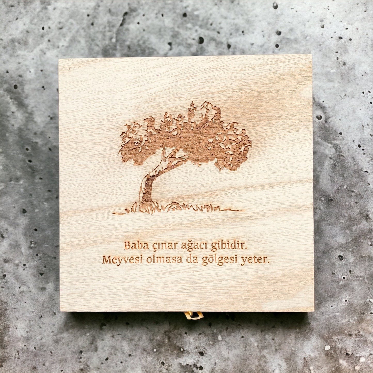 Logolu İsimli Cüzdan Kalem Tesbih Çakmak ve Ahşap Kutulu Hediye Seti