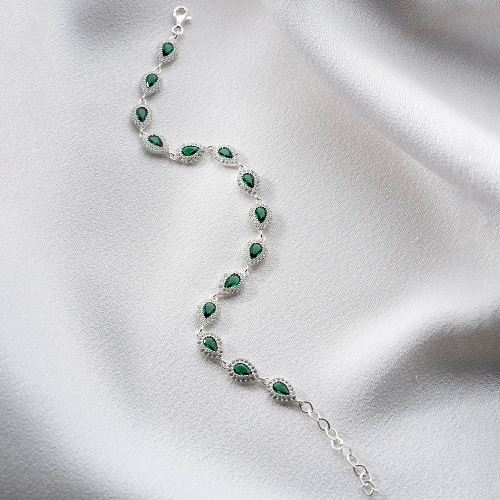925 Sterling Silver Heart Bracelet with Zircon Stones – Trendy Design