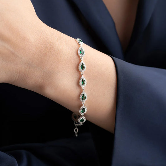 925 Sterling Silver Heart Bracelet with Zircon Stones – Trendy Design