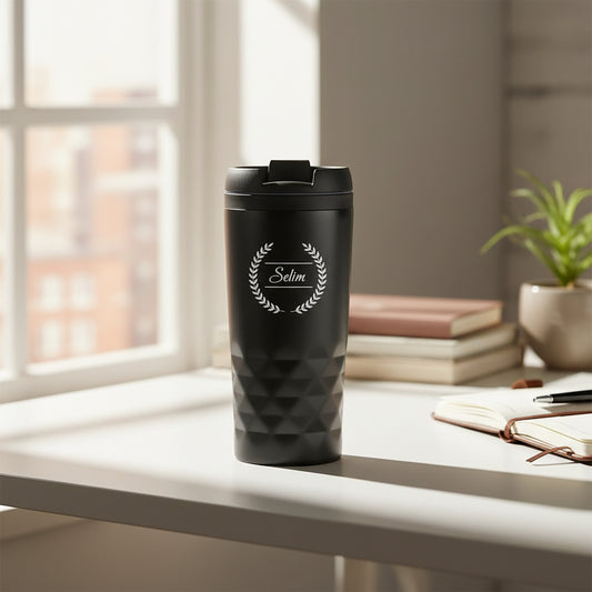 Cup thermos noir nommé personnalisé nommé