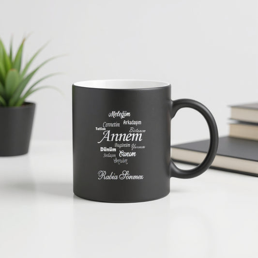 Annem Tasarımlı İsimli Siyah Porselen Bardak