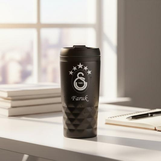 Cup thermos noir nommé personnalisé nommé