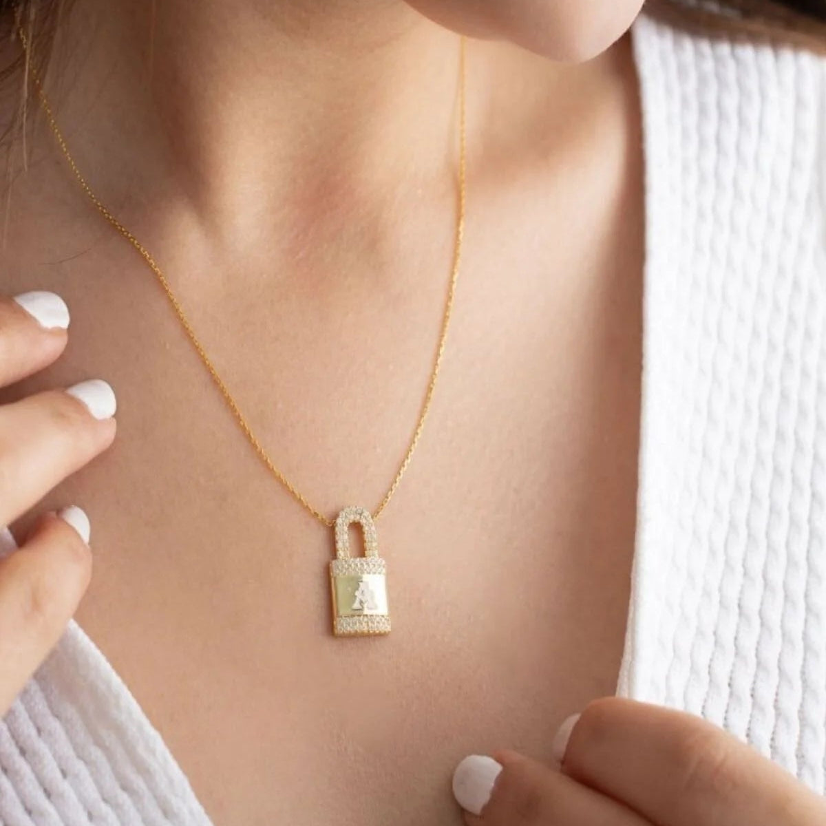 Kişiye Özel Harfli Kilit Kolye