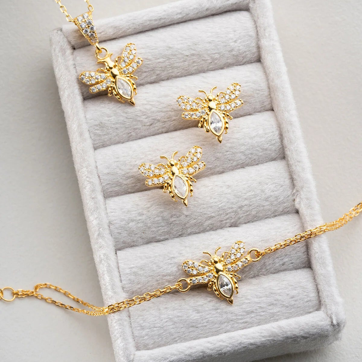 "Bahar Kraliçesi" 925 Ayar Altın Kaplama Arı Set