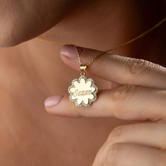 Kişiye Özel İsimli Çiçek Kolye