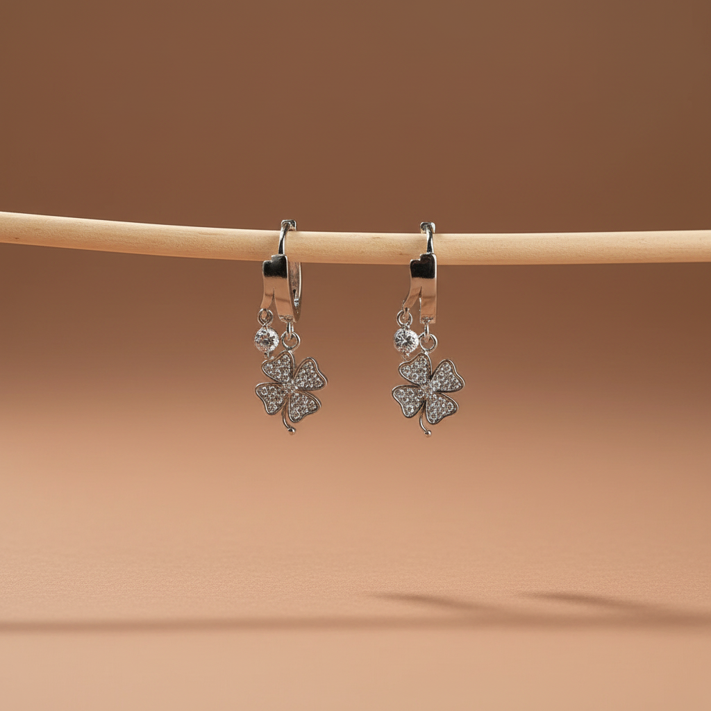 Taşlı Yonca Model Sallantılı Küpe