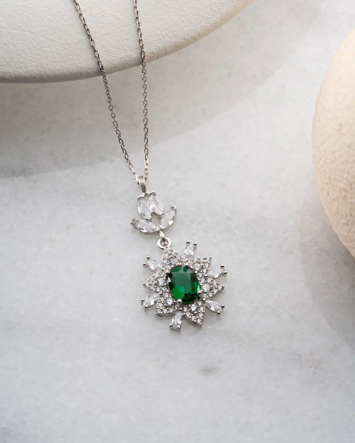 Trend-Halskette mit Smaragdgrünem Stein (925 Silber)