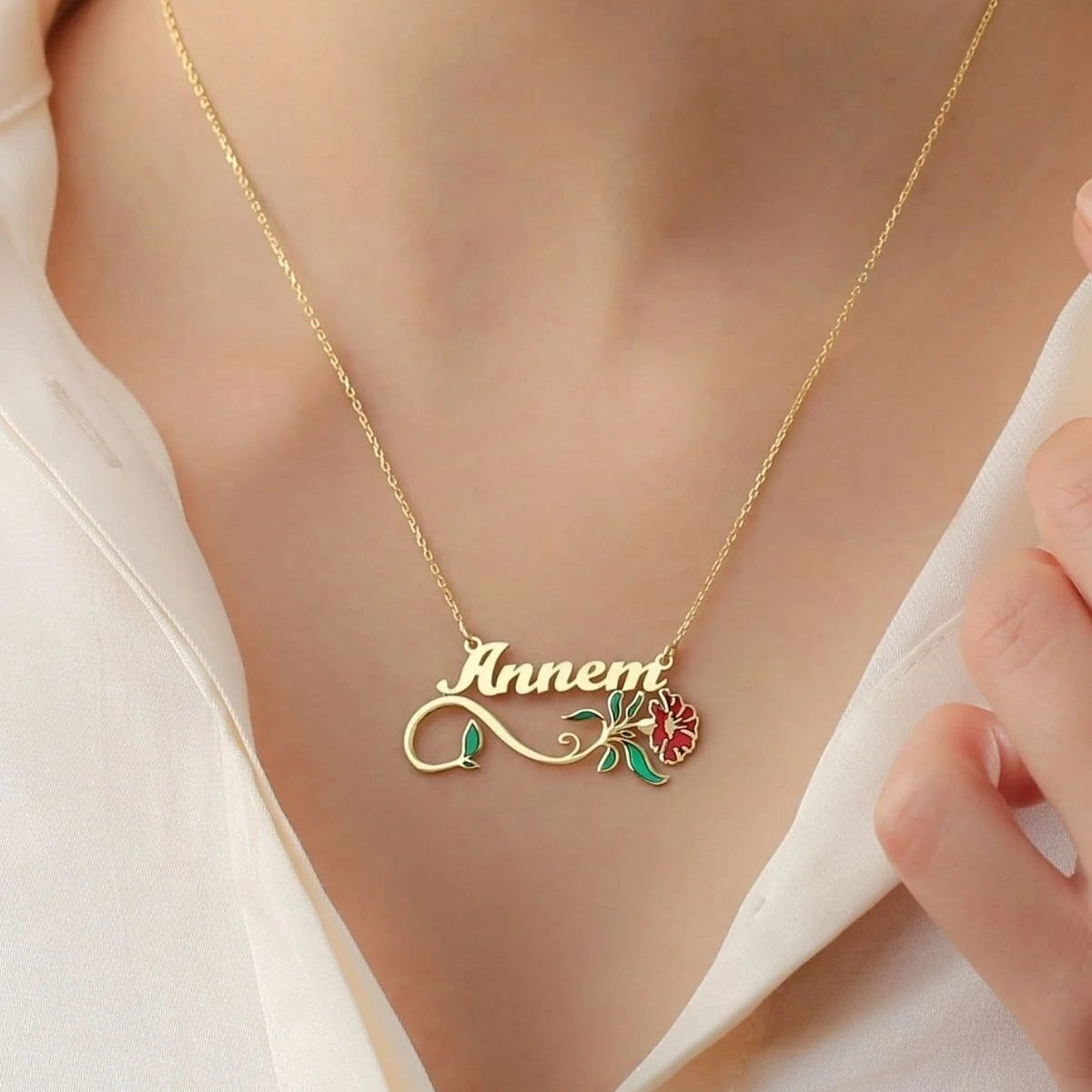 Anneler Günü Annem Yazılı Çiçekli Kolye