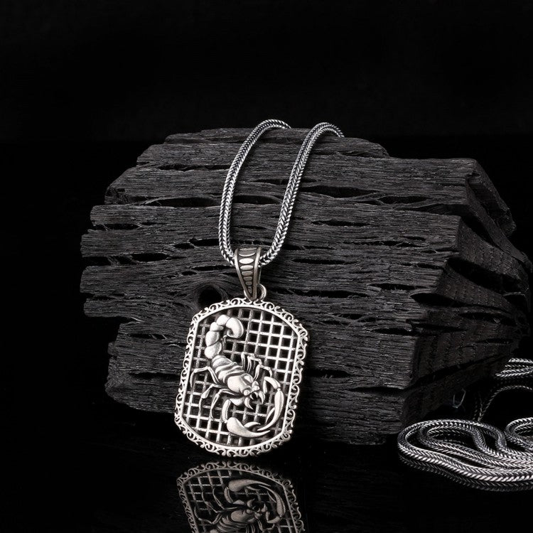 925 Ayar Gümüş Akrep Motifli Kolye