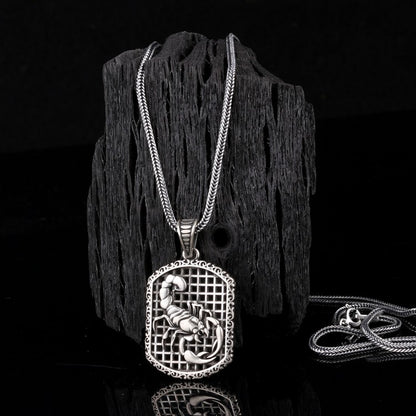 925 Ayar Gümüş Akrep Motifli Kolye