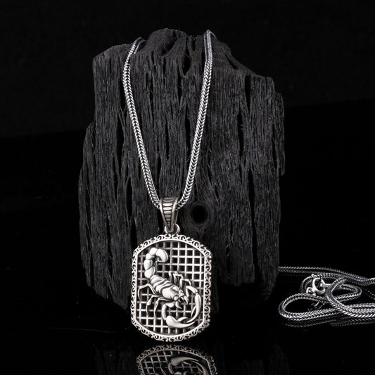 925 Ayar Gümüş Akrep Motifli Kolye