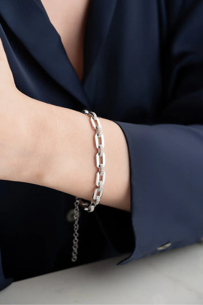 Silbernes Kettendesign-Armband