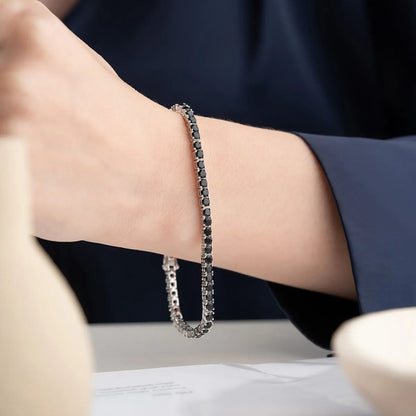 Silbernes Tennisarmband mit Schwarzen Steinen