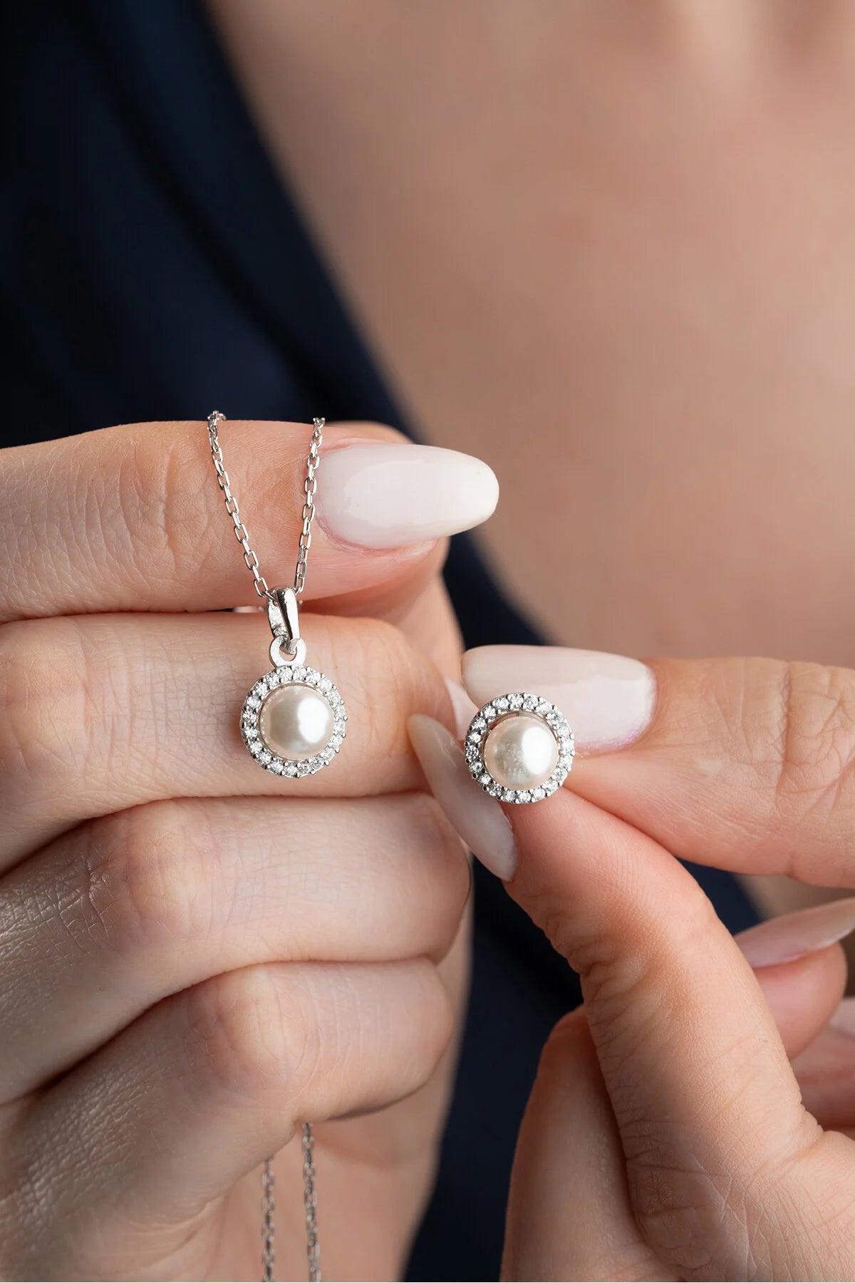 Perlenkette & Ohrring-Set