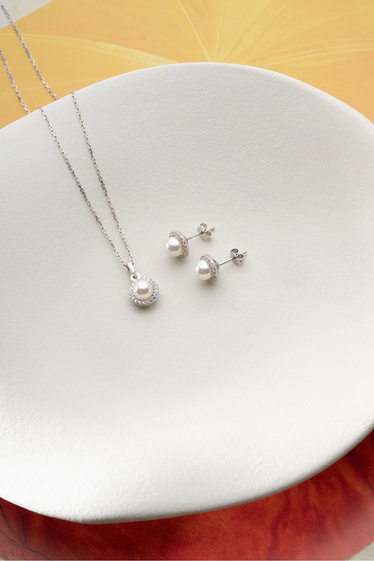 Perlenkette & Ohrring-Set