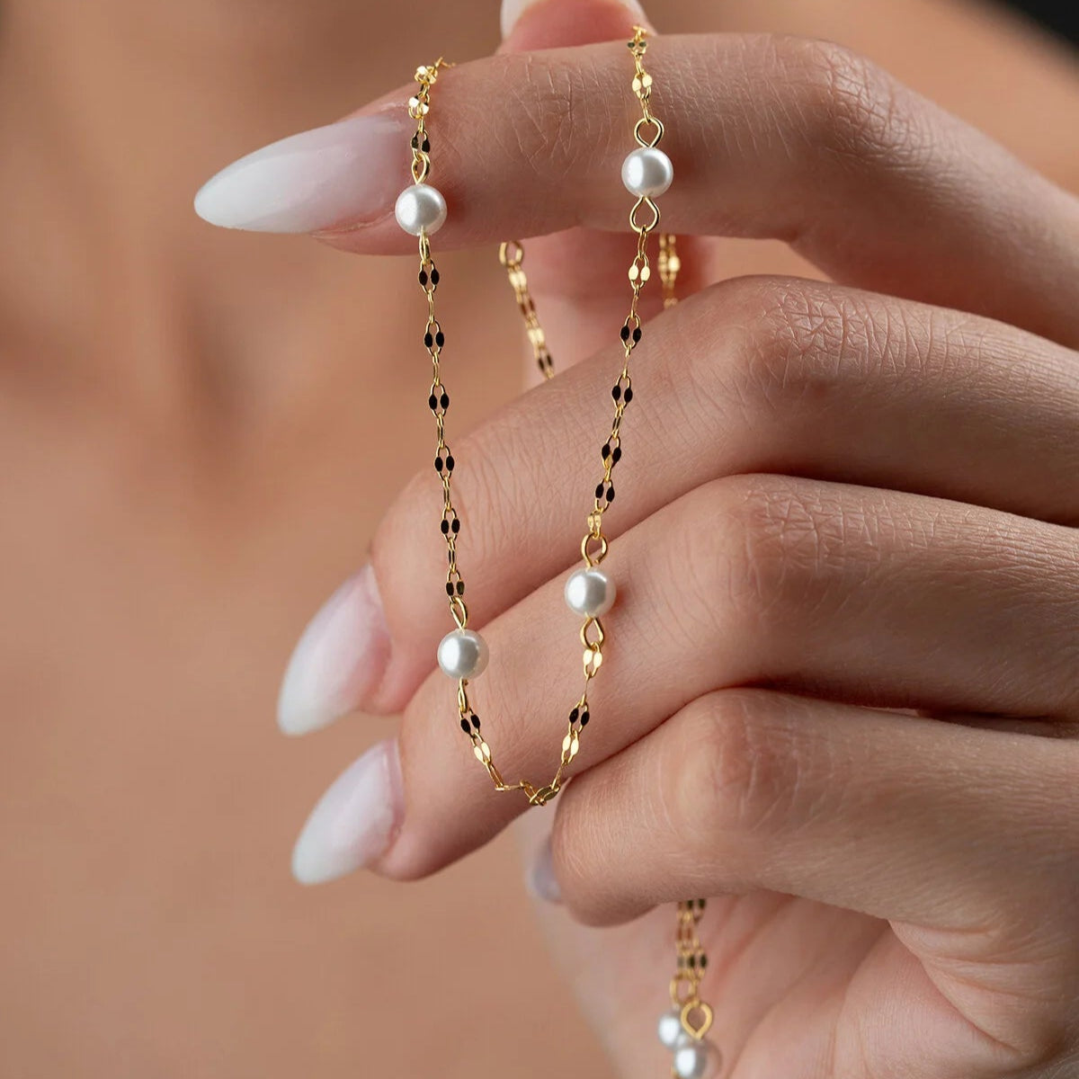 Kette der Eleganz – Perlenkette aus 925er Silber