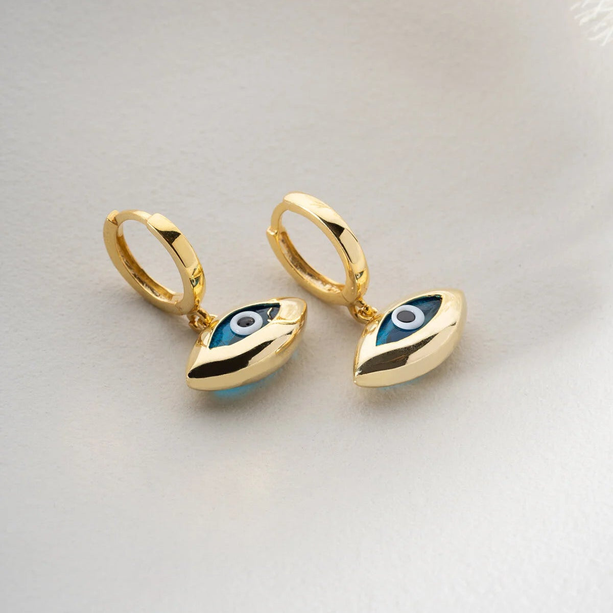 925 Sterling Silver Eye Eye Earrings - Blue Aura
