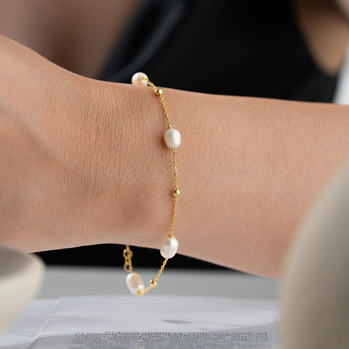 Pearl detail gold plated elegant bracelet