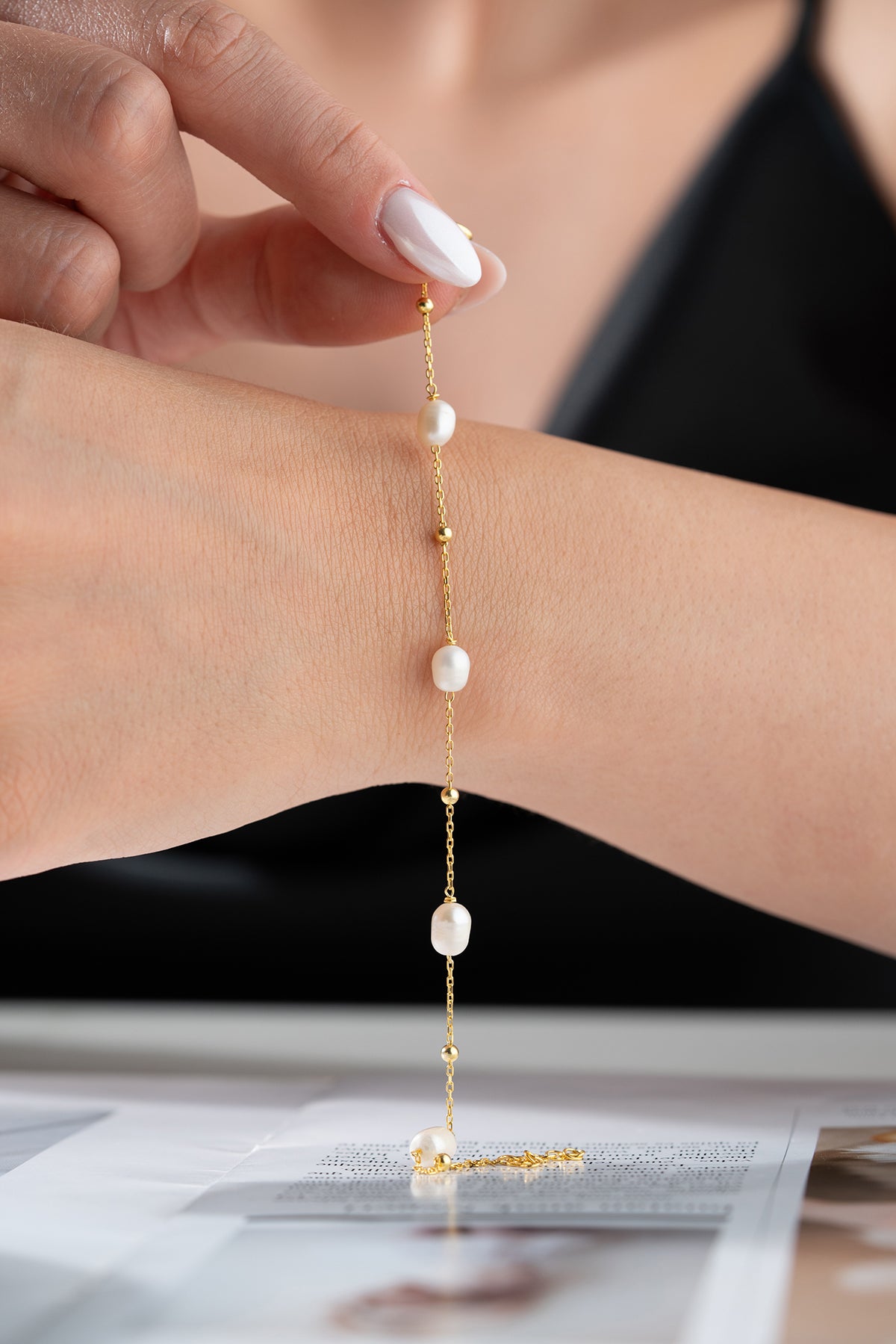 Pearl detail gold plated elegant bracelet