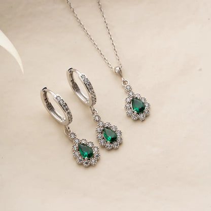Zümrüt Işıltısı 925 Ayar Gümüş Küpe & Kolye Seti