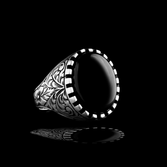 Herrenring aus Silber mit schwarzem Onyxstein