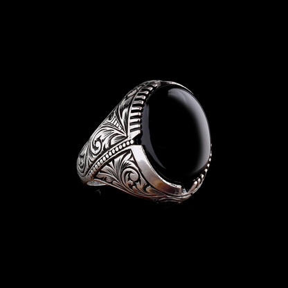 Herrenring aus Silber mit schwarzem Onyxstein