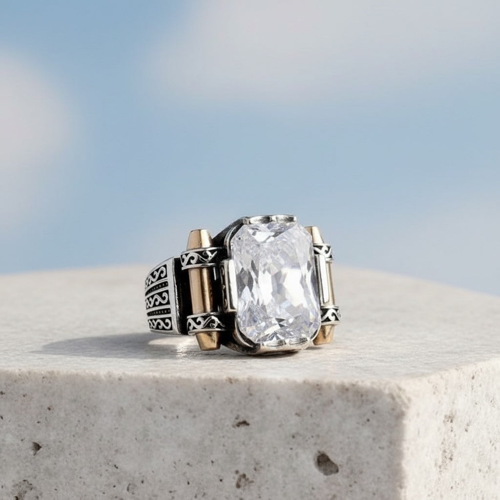 Herrenring aus 925er Silber mit Weißem Zirkonstein

