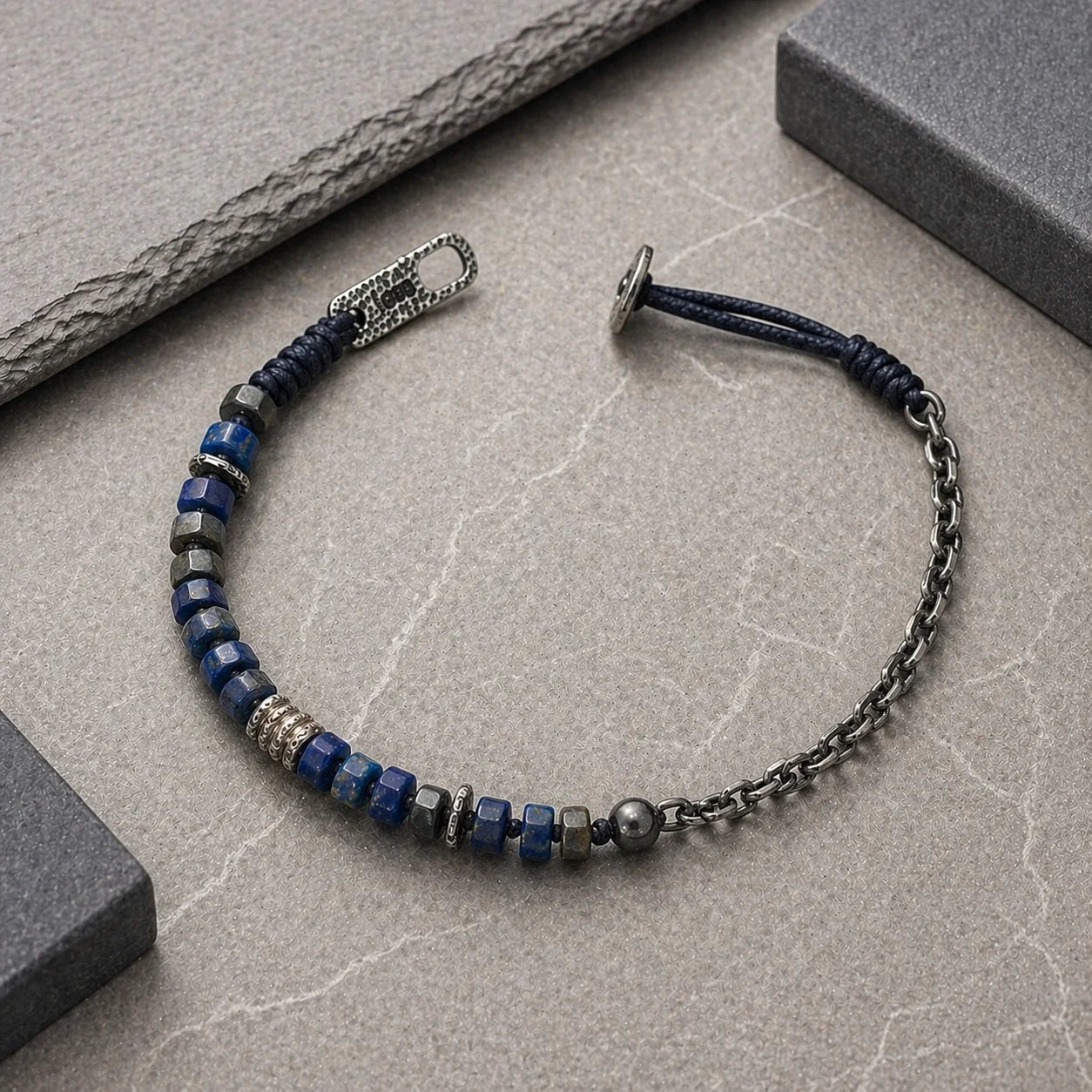 Herrenarmband mit Lapislazuli & Makramee | 925 Silber